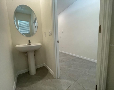 11127 Crescent Deer Drive - Photo Thumbnail 4