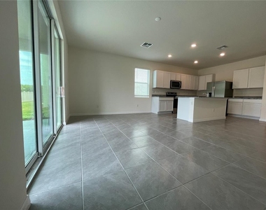 11127 Crescent Deer Drive - Photo Thumbnail 16