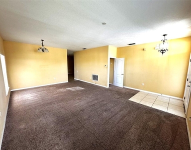 1111 Hacienda Circle - Photo Thumbnail 2