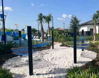 1043 Splash Shot Place - Photo Thumbnail 36