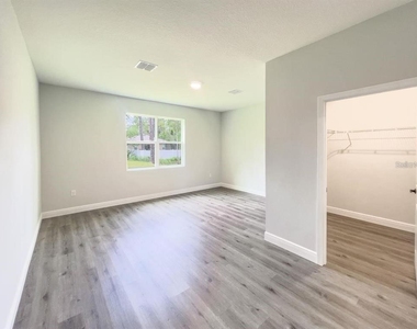 1580 East Parkway - Photo Thumbnail 3
