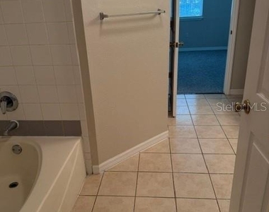 3250 Corona Village Way - Photo Thumbnail 12