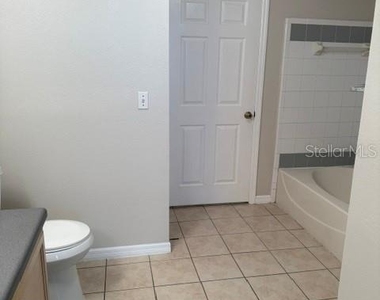 3250 Corona Village Way - Photo Thumbnail 14