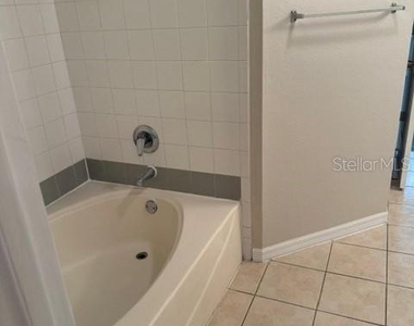 3250 Corona Village Way - Photo Thumbnail 11