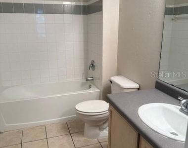 3250 Corona Village Way - Photo Thumbnail 15