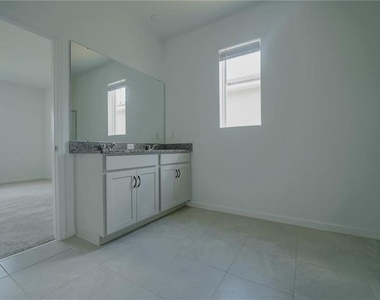 1194 Boardwalk Place - Photo Thumbnail 4