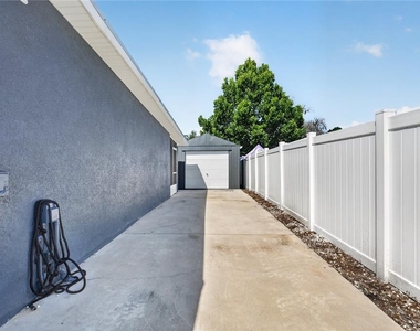 1330 S Shore Drive - Photo Thumbnail 16