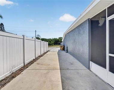 1330 S Shore Drive - Photo Thumbnail 17