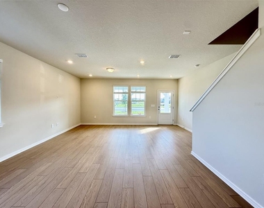 2116 Southbury Drive - Photo Thumbnail 2