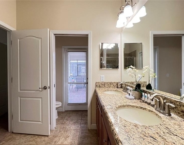 2353 Victoria Drive - Photo Thumbnail 34