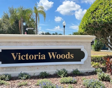 2353 Victoria Drive - Photo Thumbnail 3