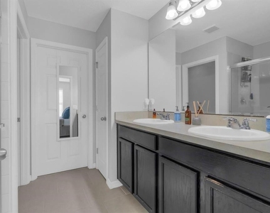 1739 Kato Way - Photo Thumbnail 14