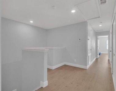 1739 Kato Way - Photo Thumbnail 8