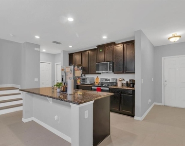 1739 Kato Way - Photo Thumbnail 6