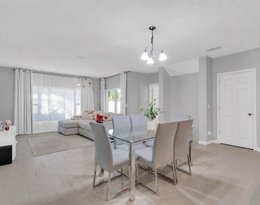 1739 Kato Way - Photo Thumbnail 3