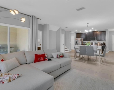 1739 Kato Way - Photo Thumbnail 2