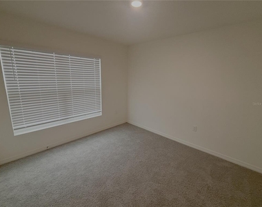 481 W Rexford Drive - Photo Thumbnail 7