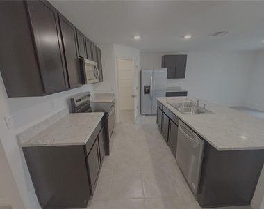 481 W Rexford Drive - Photo Thumbnail 3