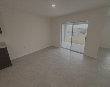 481 W Rexford Drive - Photo Thumbnail 5