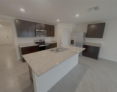 481 W Rexford Drive - Photo Thumbnail 2