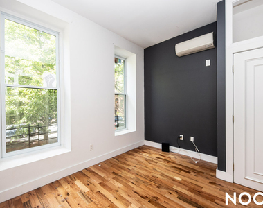 68 Halsey St - Photo Thumbnail 2