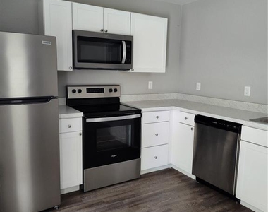 5580 Ne 35th Street - Photo Thumbnail 1