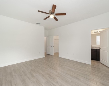 4130 Sw 130th Loop - Photo Thumbnail 4