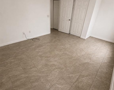 3019-3019 Walnut Court - Photo Thumbnail 17