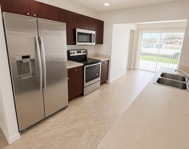 3019-3019 Walnut Court - Photo Thumbnail 12