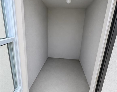 3019-3019 Walnut Court - Photo Thumbnail 1