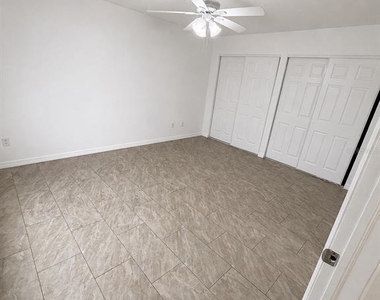 3019-3019 Walnut Court - Photo Thumbnail 2
