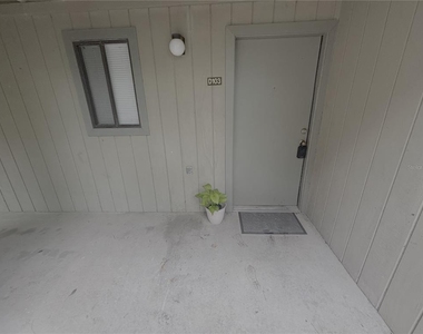 81 Se 16th Avenue - Photo Thumbnail 1