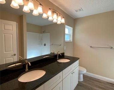 2810 W Pintado Drive - Photo Thumbnail 11