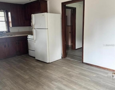 311 Ne Sanchez Avenue - Photo Thumbnail 3