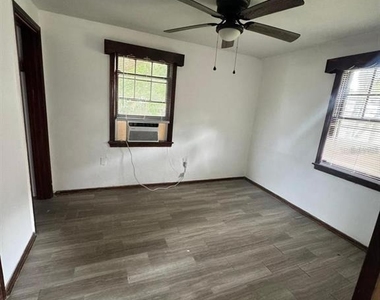 311 Ne Sanchez Avenue - Photo Thumbnail 7