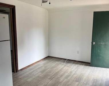 311 Ne Sanchez Avenue - Photo Thumbnail 4