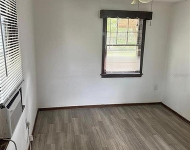 311 Ne Sanchez Avenue - Photo Thumbnail 8