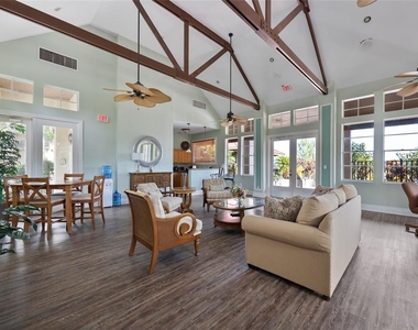 241 Afton Square - Photo Thumbnail 15