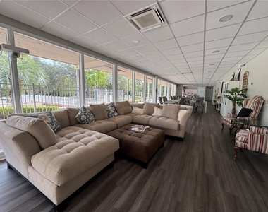 603 W Club Boulevard - Photo Thumbnail 8