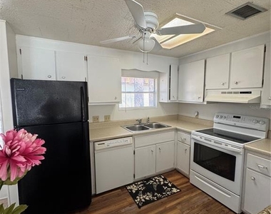 603 W Club Boulevard - Photo Thumbnail 4