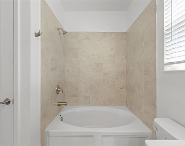 3039 Addison Boulevard - Photo Thumbnail 24