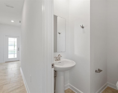 3039 Addison Boulevard - Photo Thumbnail 10