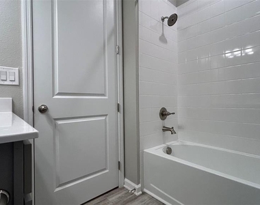 367 Sofia Lane - Photo Thumbnail 15