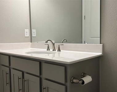 367 Sofia Lane - Photo Thumbnail 17