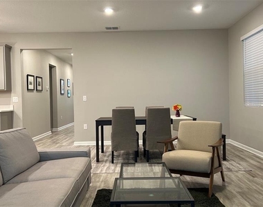 367 Sofia Lane - Photo Thumbnail 5