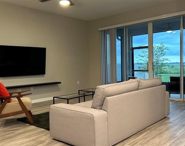 367 Sofia Lane - Photo Thumbnail 6