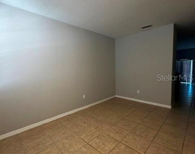 11213 Savannah Landing Circle - Photo Thumbnail 2