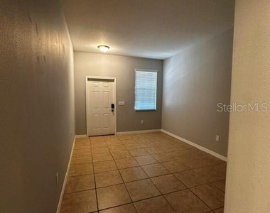 11213 Savannah Landing Circle - Photo Thumbnail 1