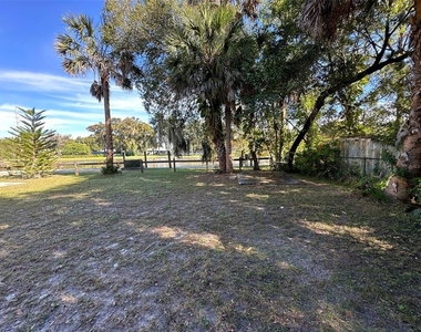 305 E Dakin Avenue - Photo Thumbnail 7