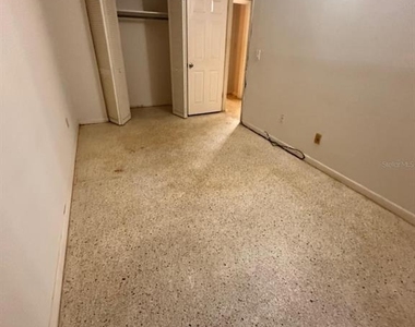305 E Dakin Avenue - Photo Thumbnail 5